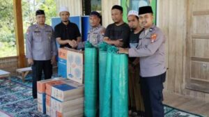 Satgas Madago Raya Berikan Bantuan Kipas Angin dan Sajadah ke TPA dan Masjid di Sigi