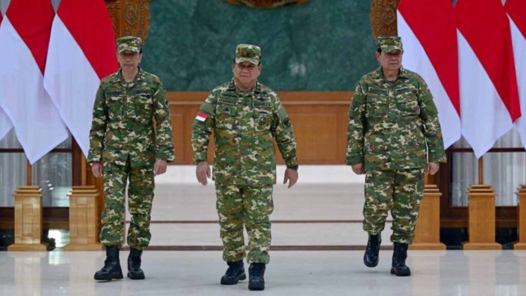 Presiden Prabowo Bangga Didampingi SBY dan Jokowi dalam Upacara Parade Senja di Akmil Magelang
