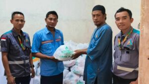 PT Halmahera International Resources Berbagi Sembako Jelang Idul Fitri 1446 Hijriah