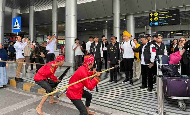 Kaesang dan Ahmad Ali Hadiri Rakorwil PSI Sulteng, Banyak Tokoh dan Eks Nasdem Resmi Gabung